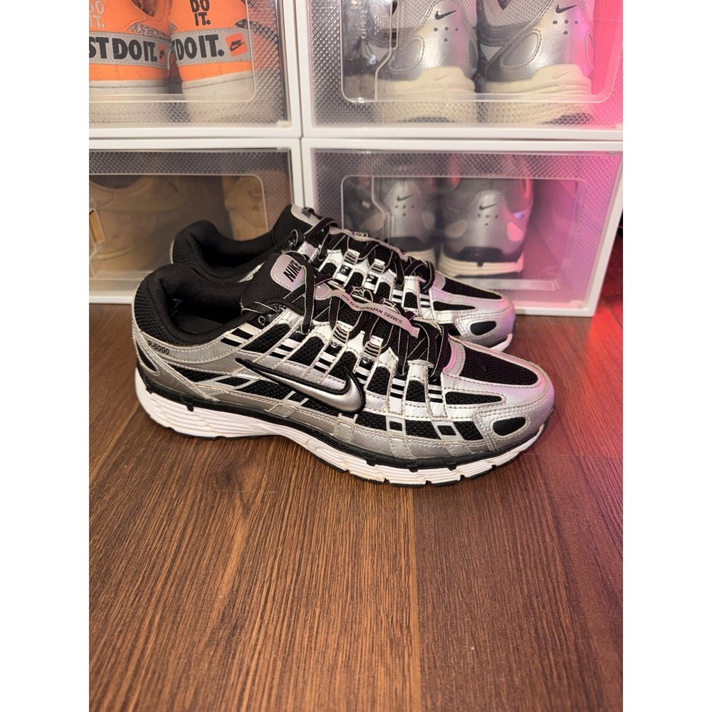 Size 8.5 - Nike P-6000 Metallic Silver Black W BV1021-013 Sneaker
